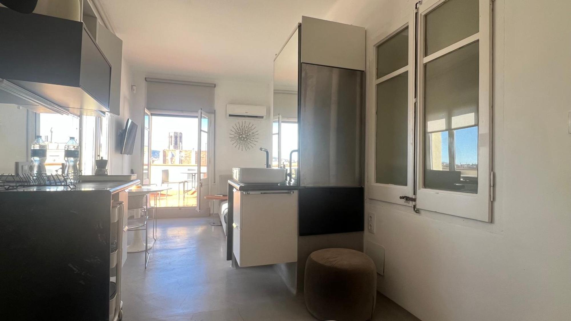 With Terrace Apartment *