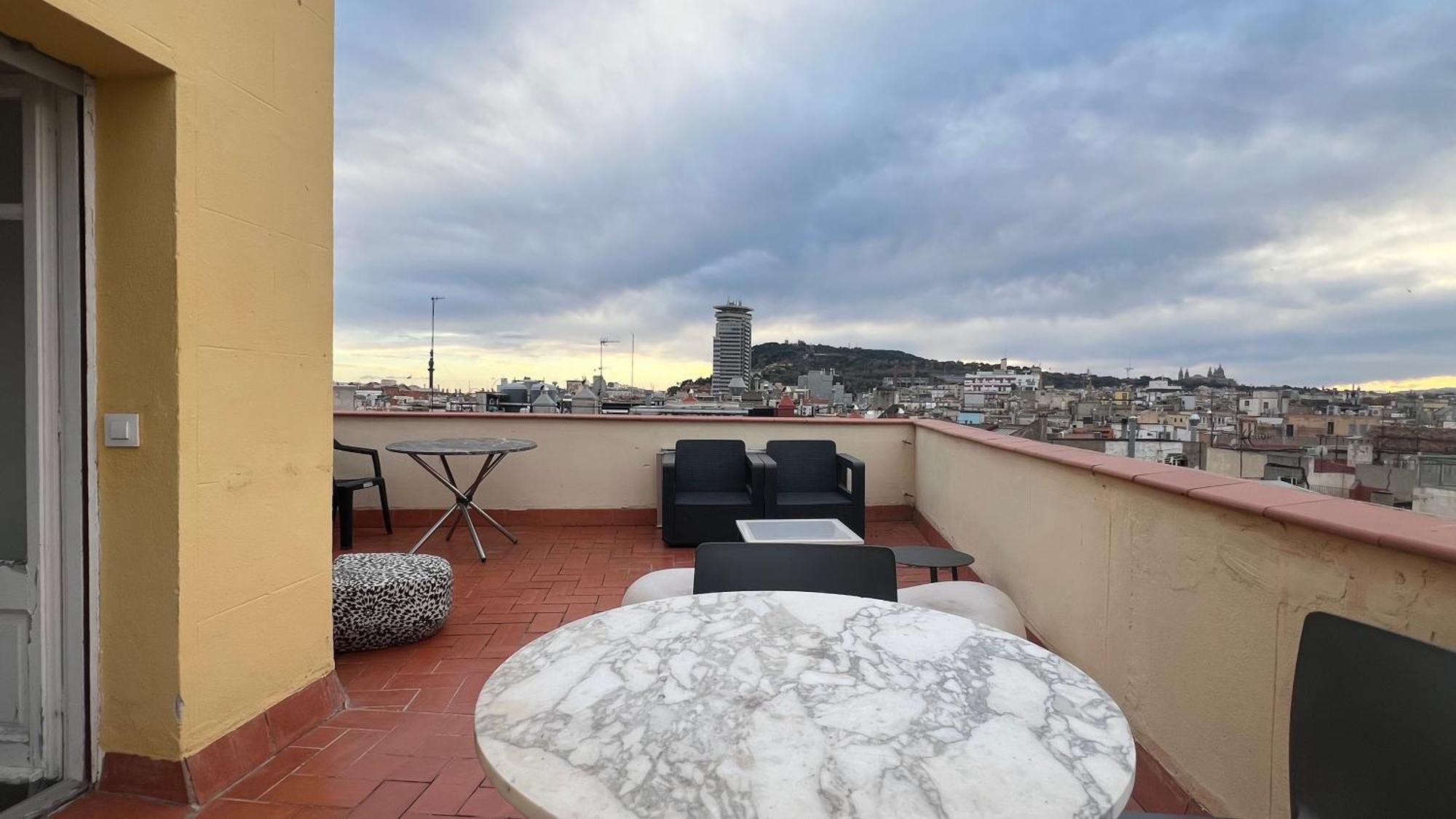 With Terrace Apartment *